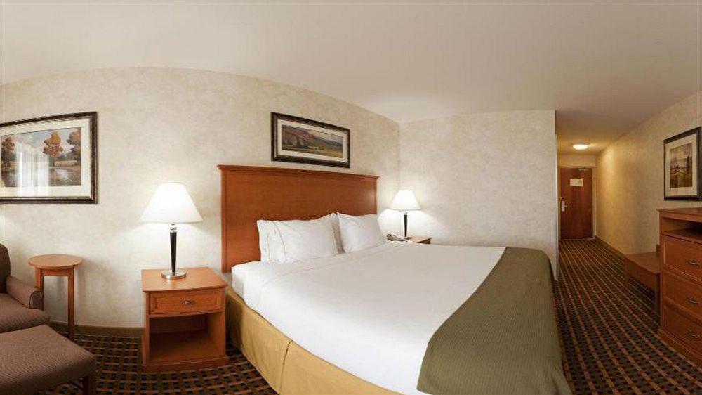 Holiday Inn Express Rawlins By Ihg Exterior foto