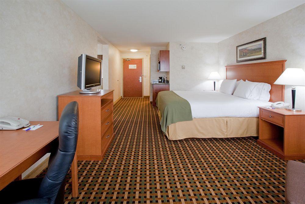 Holiday Inn Express Rawlins By Ihg Exterior foto