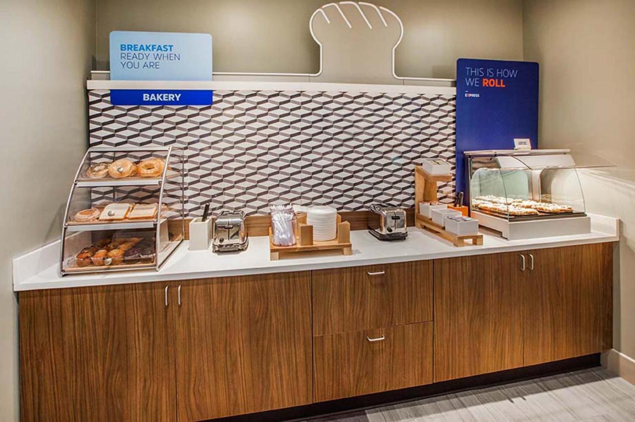 Holiday Inn Express Rawlins By Ihg Exterior foto