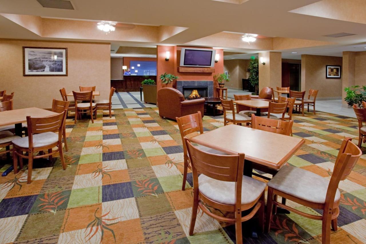 Holiday Inn Express Rawlins By Ihg Exterior foto